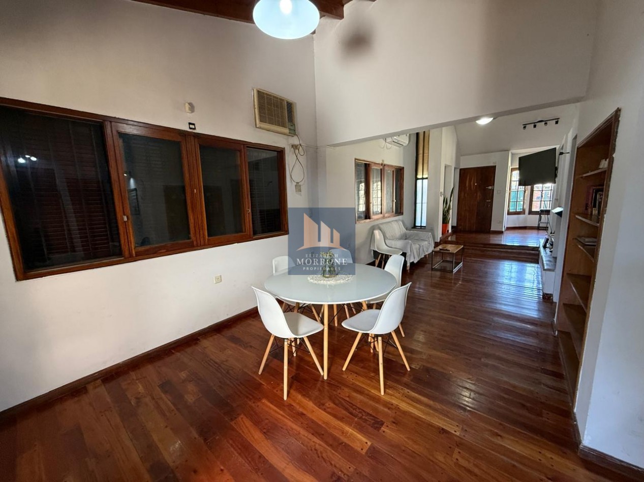 VENTA HERMOSA CASA EN ZONA RESIDENCIAL, 2 DORMITORIOS, QUINCHO Y PILETA, NARCISO LAPRIDA 20 -MONTE GRANDE-