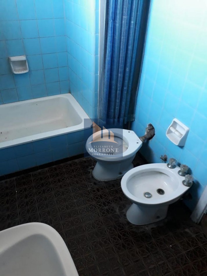 VENTA CASA CON 3 HABITACIONES Y GARAGE, C. CASARES 600 -TEMPERLEY-