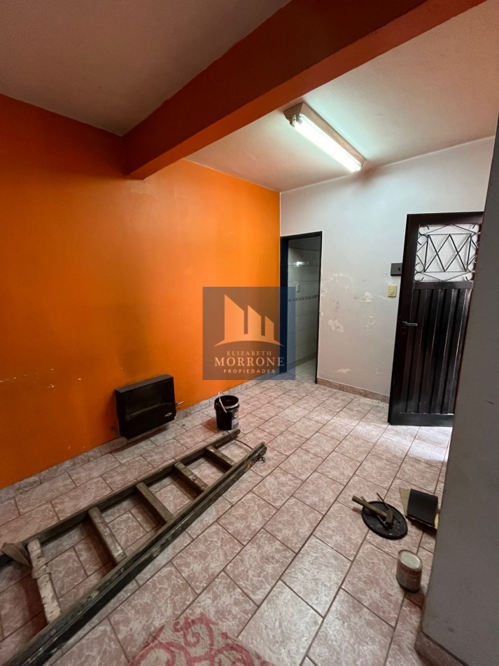 ALQUILER DEPARTAMENTO EN PRIMER PISO AL FRENTE, 2 DORMITORIOS Y PATIO CON LAVADERO, AV EVA PERON 3950 -TEMPERLEY- 