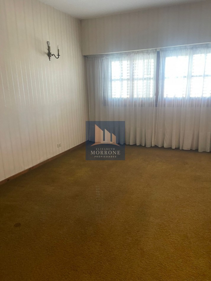 VENTA HERMOSA CASA APTA CREDITO A 3 CUADRAS DE LA ESTACION DE MTE GRANDE 3 DORMITORIOS, DUCLOUT 443 -MONTE GRANDE-