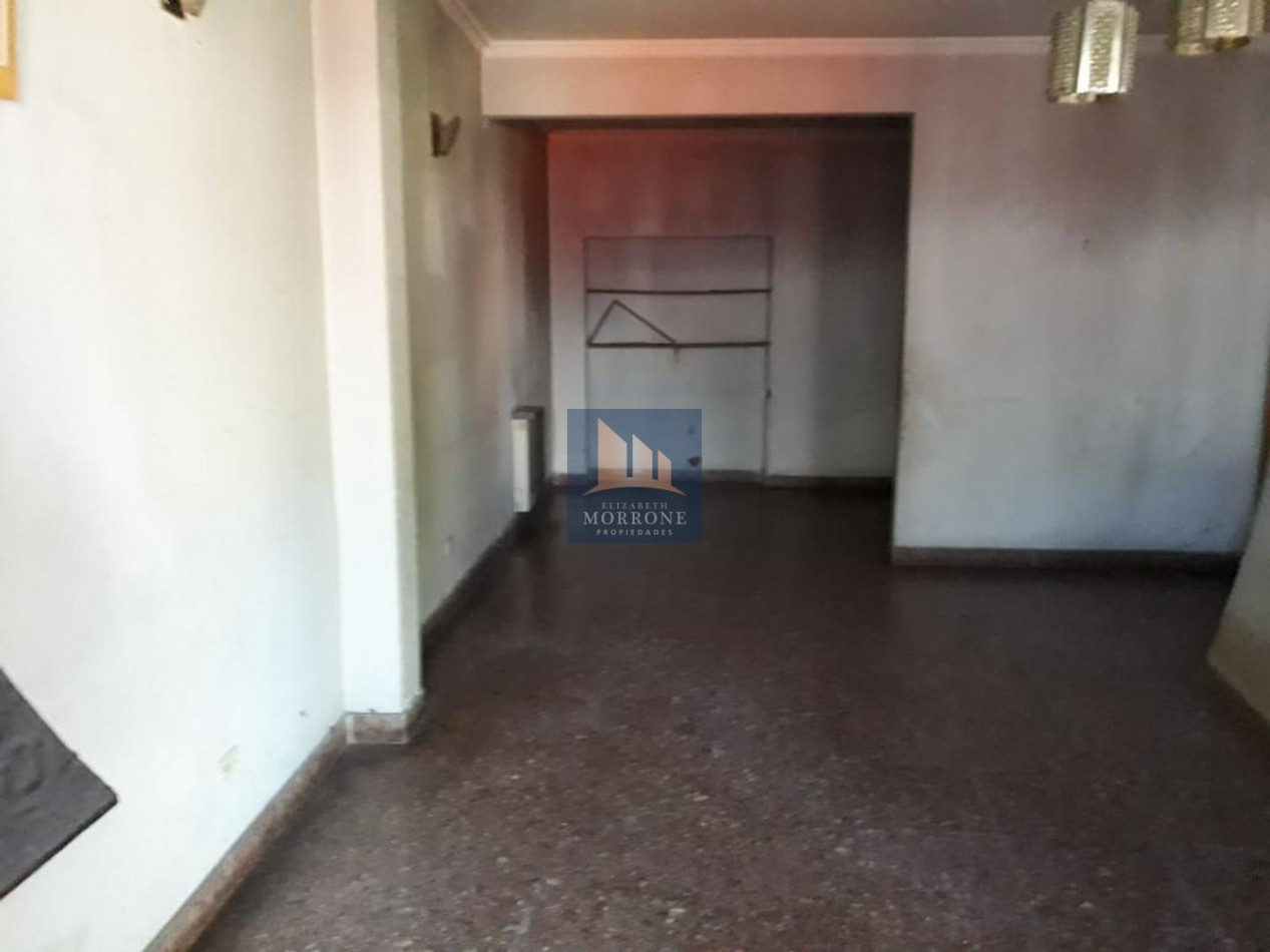 VENTA CASA CON 3 HABITACIONES Y GARAGE, C. CASARES 600 -TEMPERLEY-