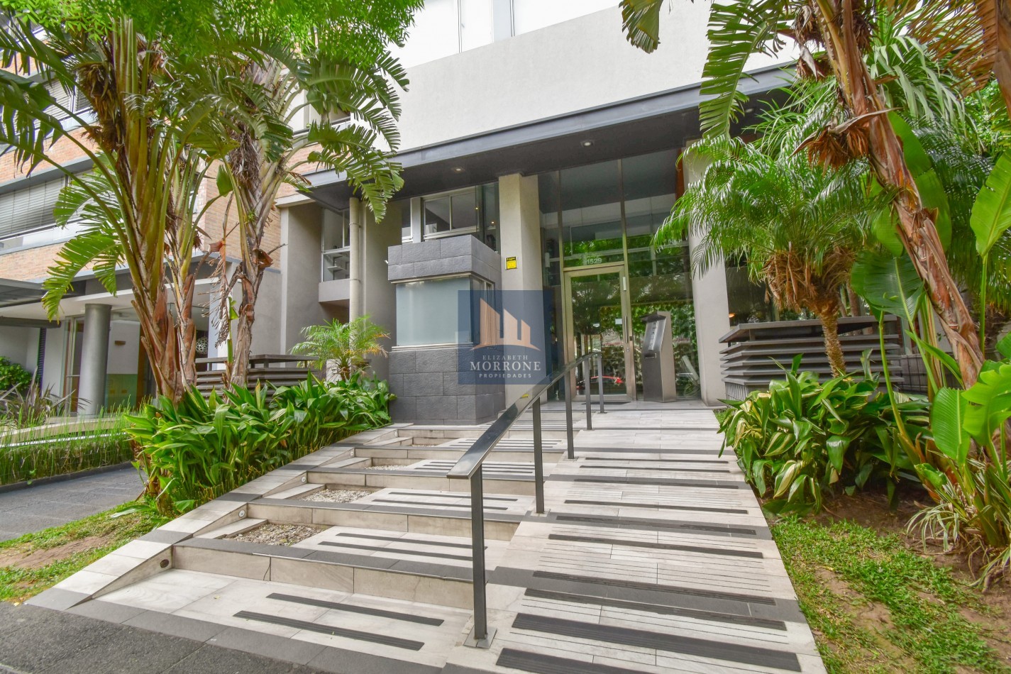 VENTA IMPRESIONANTE SEMIPISO AL FRENTE CON 3 DORMITORIOS, 2 COCHERAS Y AMENITIES, BELGRANO 1529 -BANFIELD-