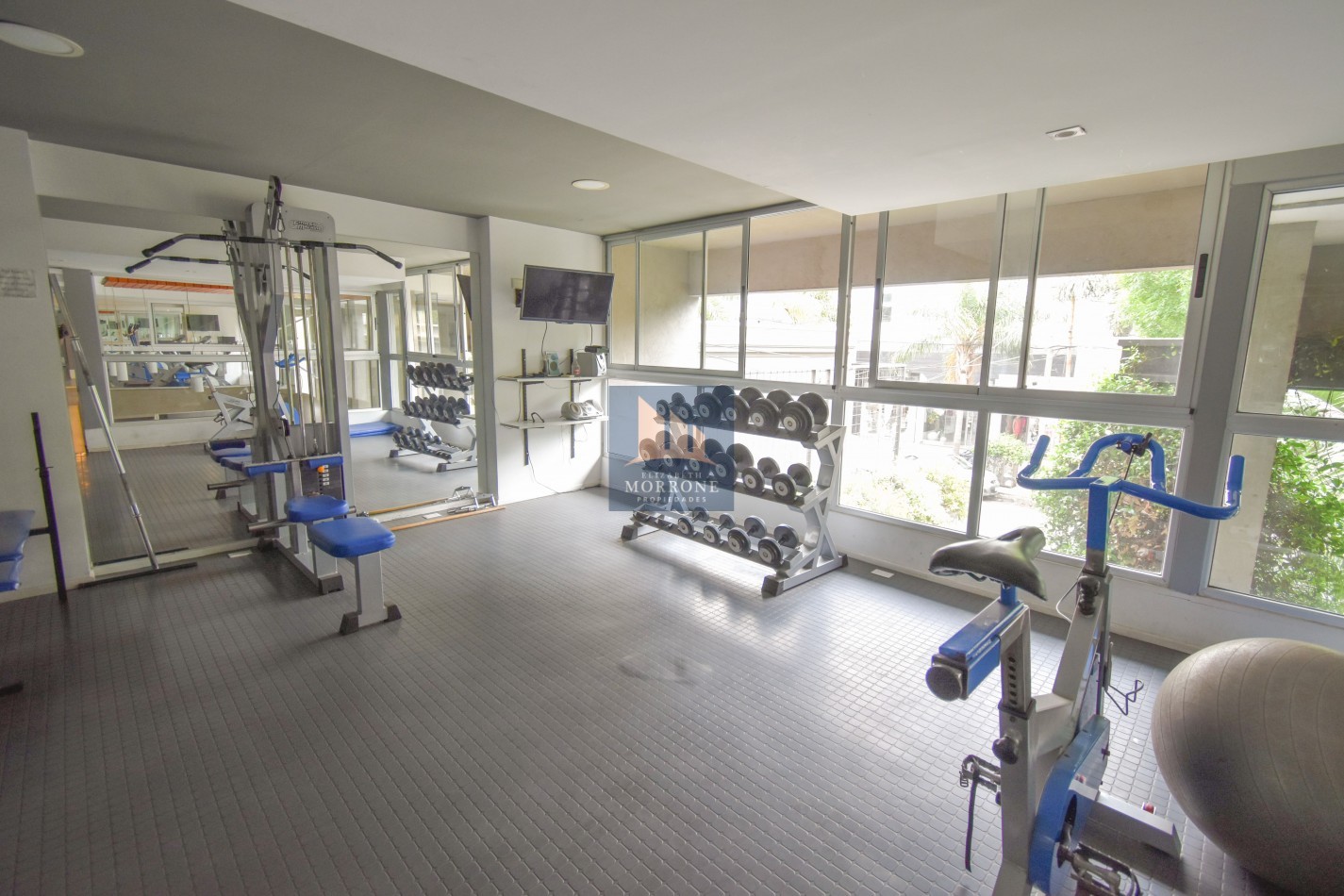 VENTA IMPRESIONANTE SEMIPISO AL FRENTE CON 3 DORMITORIOS, 2 COCHERAS Y AMENITIES, BELGRANO 1529 -BANFIELD-