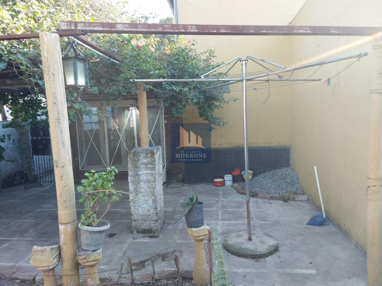 VENTA CASA EN ESQUINA 2 HABITACIONES GALERIA Y GARAGE, EL PICAFLOR 100 -TEMPERLEY-