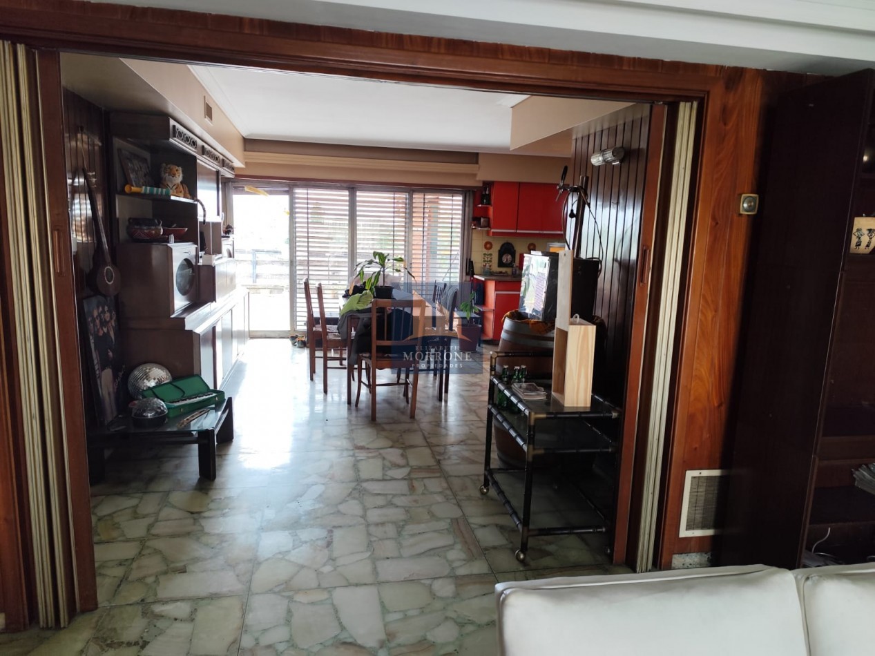 VENTA PISO COMPLETO EN EXCELENTE ZONA, DOS DORMITORIOS, TERRAZA, BALCON Y QUINCHO, AV EVA PERON 1480 -TEMPERLEY-