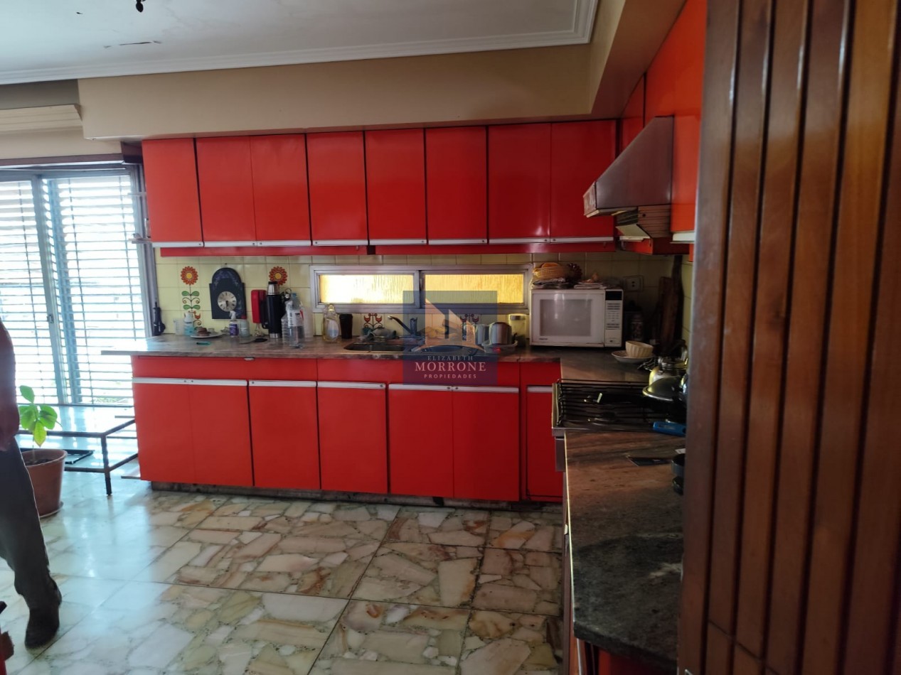 VENTA PISO COMPLETO EN EXCELENTE ZONA, DOS DORMITORIOS, TERRAZA, BALCON Y QUINCHO, AV EVA PERON 1480 -TEMPERLEY-