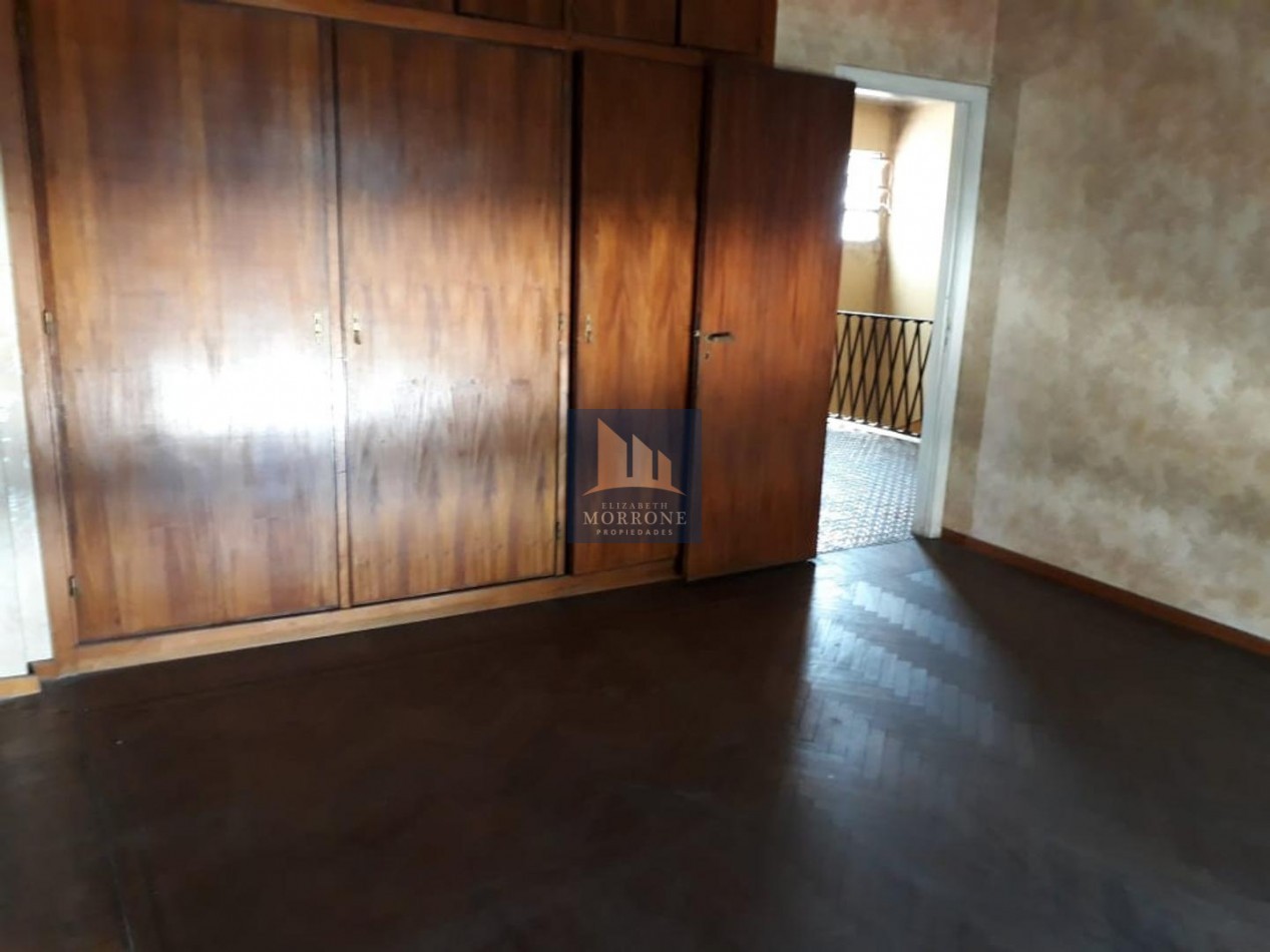 VENTA CASA CON 3 HABITACIONES Y GARAGE, C. CASARES 600 -TEMPERLEY-