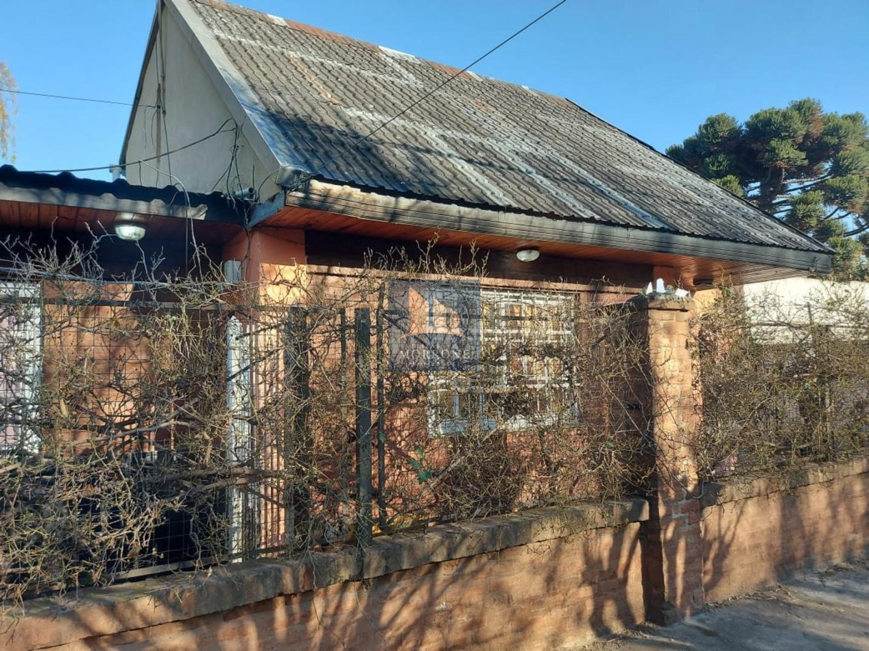 VENTA CASA EN ESQUINA 2 HABITACIONES GALERIA Y GARAGE, EL PICAFLOR 100 -TEMPERLEY-