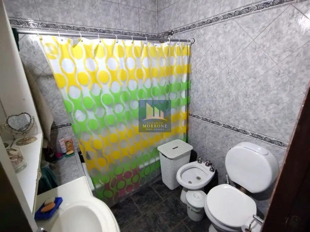 VENTA CASA 3 DORMITORIOS CON LOTE LIBRE, HUNGRIA 100 -TEMPERLEY-