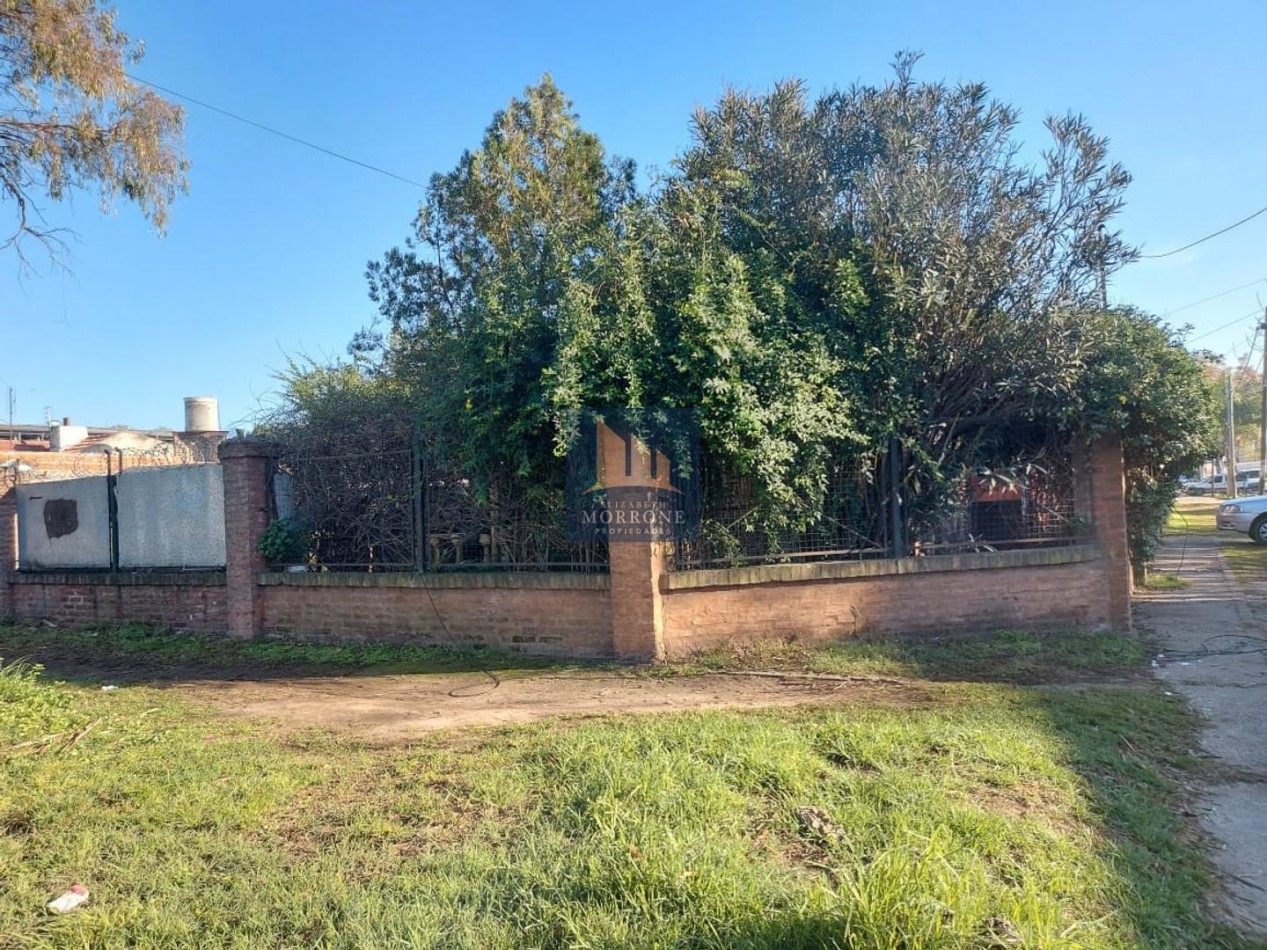 VENTA CASA EN ESQUINA 2 HABITACIONES GALERIA Y GARAGE, EL PICAFLOR 100 -TEMPERLEY-