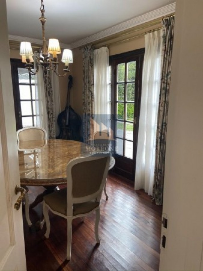 HERMOSA CASA EN VENTA 380 MT2, 3 DORMITORIOS, DR M MORENO 400 -MONTE GRANDE-