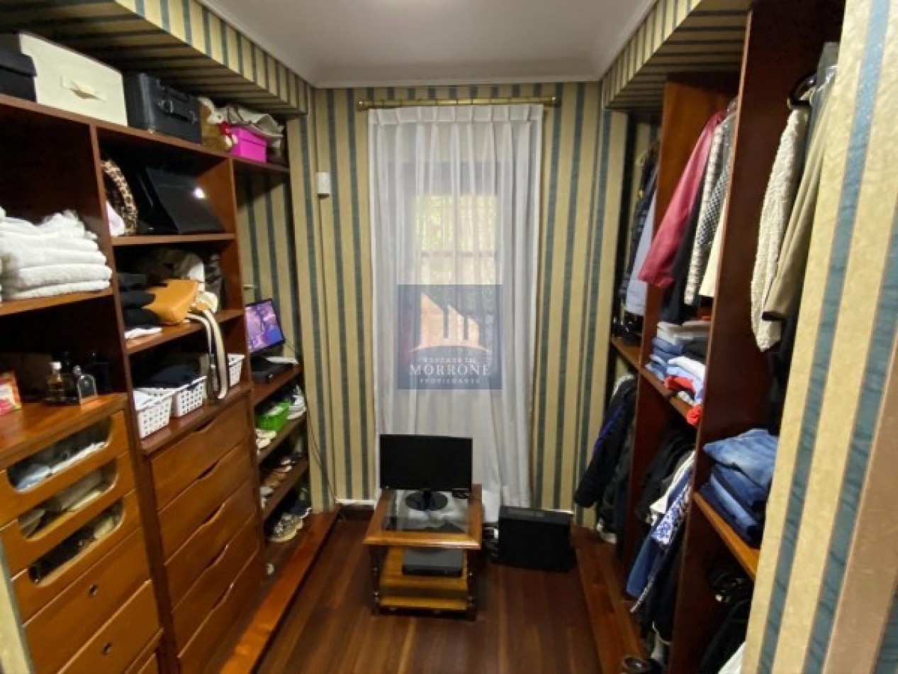 HERMOSA CASA EN VENTA 380 MT2, 3 DORMITORIOS, DR M MORENO 400 -MONTE GRANDE-