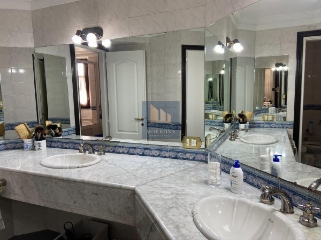 HERMOSA CASA EN VENTA 380 MT2, 3 DORMITORIOS, DR M MORENO 400 -MONTE GRANDE-