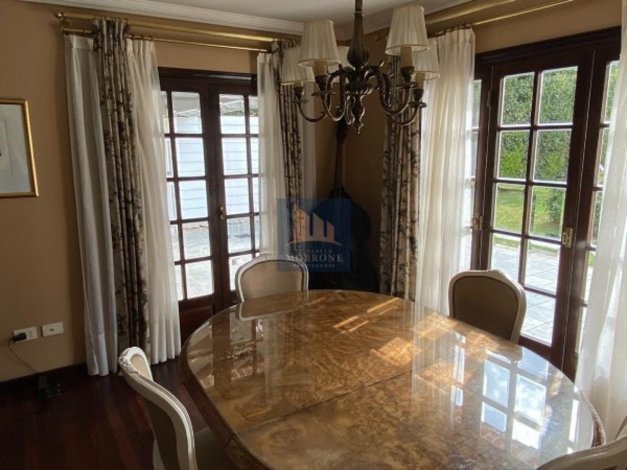 HERMOSA CASA EN VENTA 380 MT2, 3 DORMITORIOS, DR M MORENO 400 -MONTE GRANDE-
