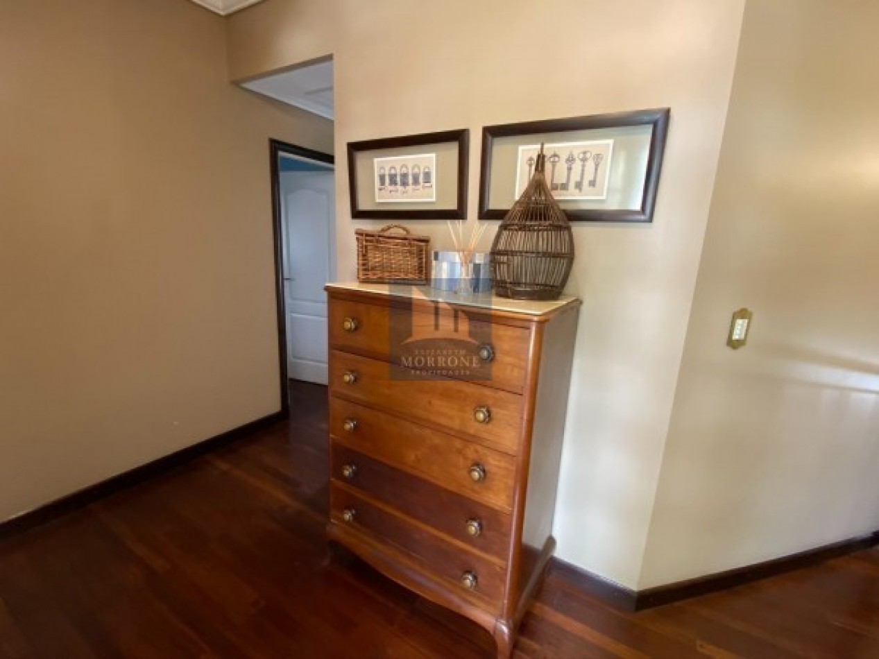 HERMOSA CASA EN VENTA 380 MT2, 3 DORMITORIOS, DR M MORENO 400 -MONTE GRANDE-