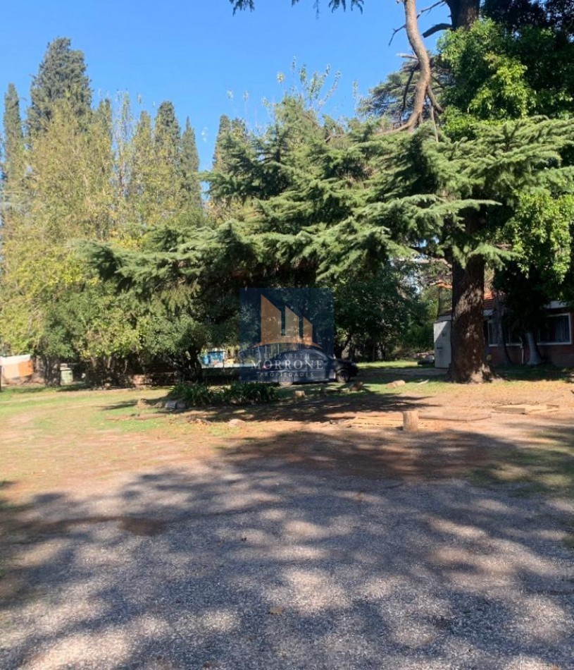   VENTA EXCELENTE LOTE CON AMPLIA CASA , IDEAL VARIOS DESTINOS 12 DE OCTUBRE 360 -MONTE GRANDE-