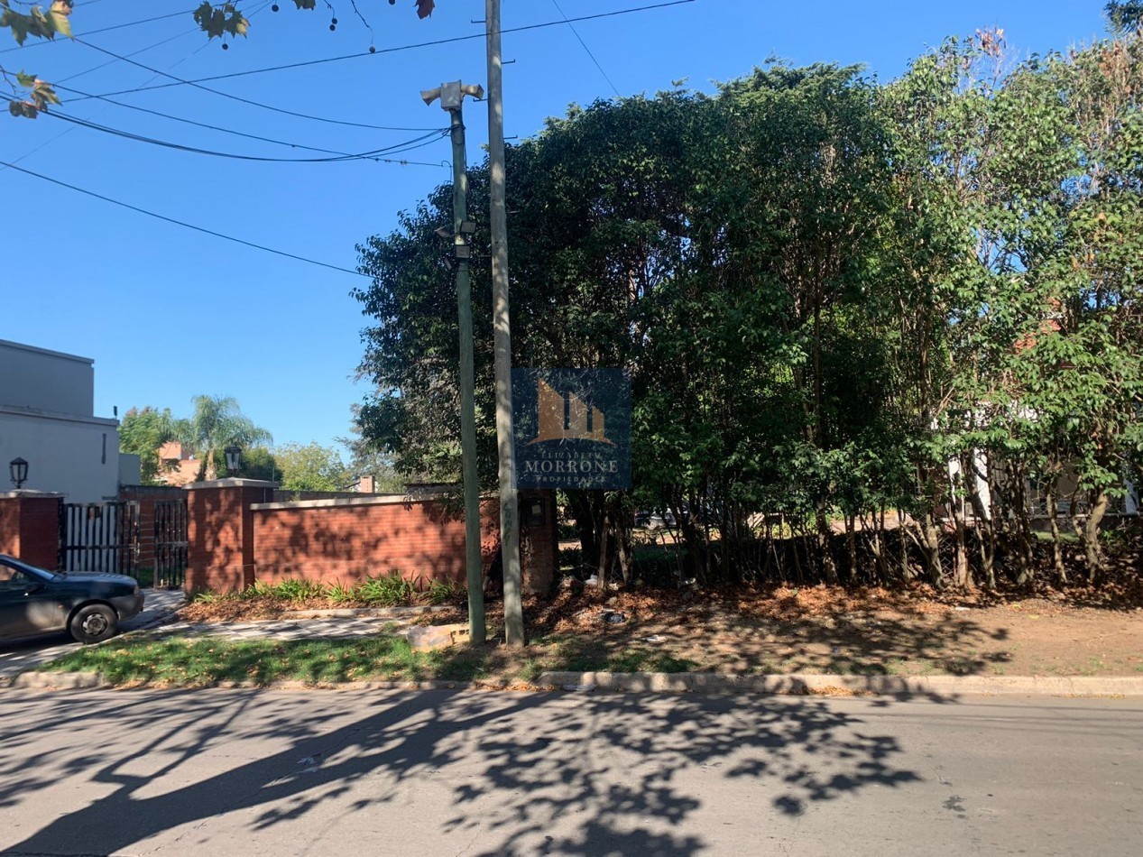   VENTA EXCELENTE LOTE CON AMPLIA CASA , IDEAL VARIOS DESTINOS 12 DE OCTUBRE 360 -MONTE GRANDE-