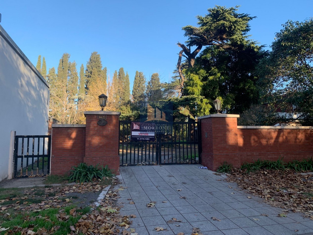   VENTA EXCELENTE LOTE CON AMPLIA CASA , IDEAL VARIOS DESTINOS 12 DE OCTUBRE 360 -MONTE GRANDE-