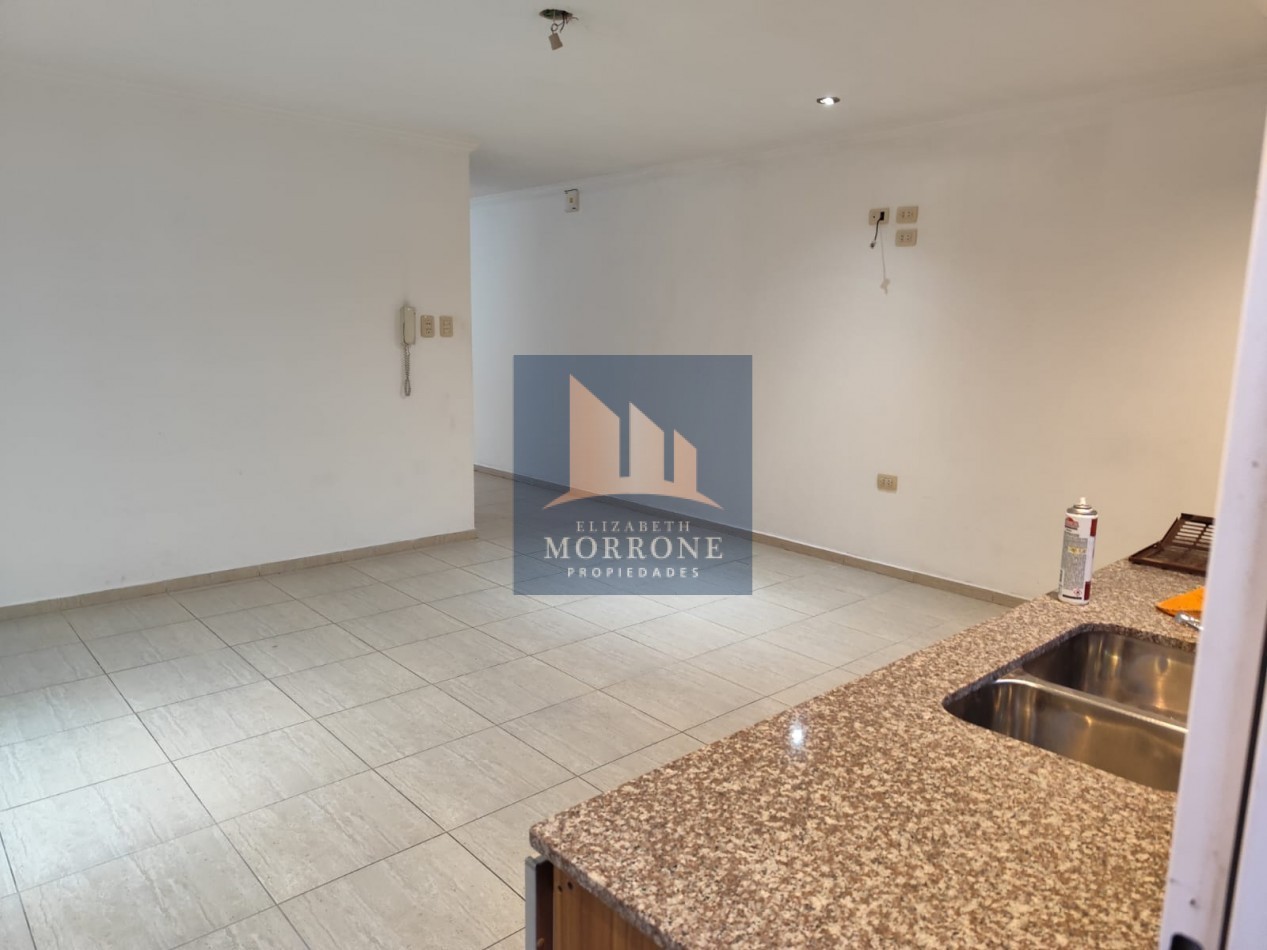 ALQUILER PH AL FRENTE 2 DORMITORIOS, PATIO Y GARAGE, MALVINAS ARGENTINAS 1464 -TEMPERLEY-