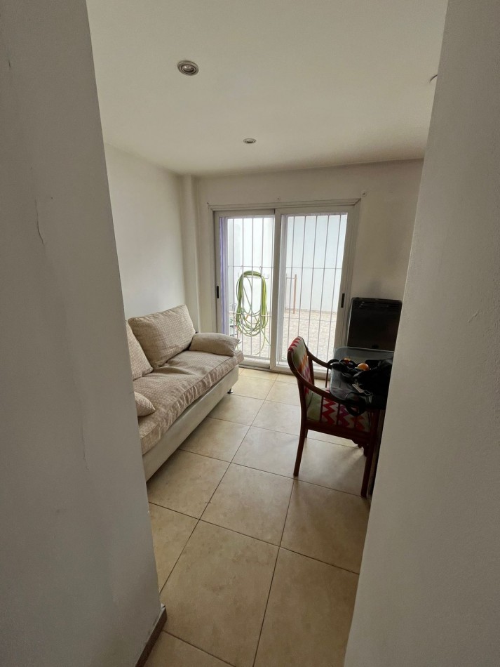 VENTA CASA APTA CREDITO 3 AMBIENTES EN ESQUINA, EXCELENTE UBICACION, JOAQUIN V GONZALEZ 700 -TEMPERLEY-