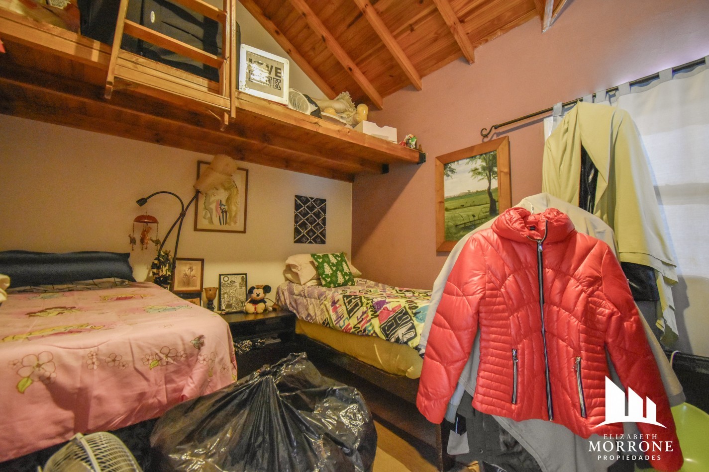 VENTA IMPONENTE CASA 3 DORMITORIOS, QUINCHO, JACUZZI, COUNTRY EL RODAL -ESTEBAN ECHEVERRIA-