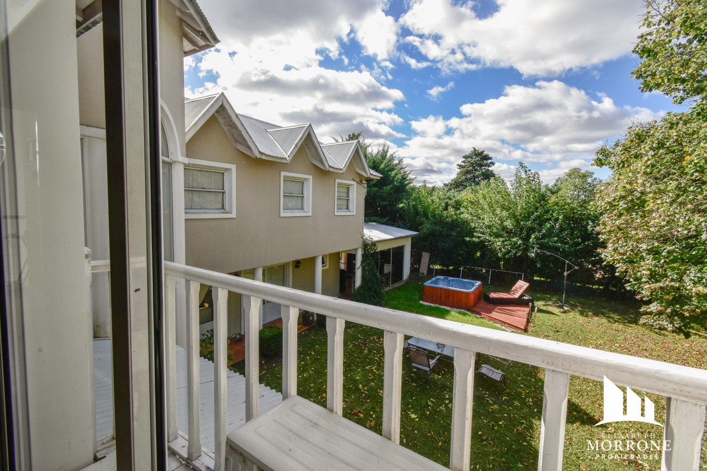 VENTA IMPONENTE CASA 3 DORMITORIOS, QUINCHO, JACUZZI, COUNTRY EL RODAL -ESTEBAN ECHEVERRIA-