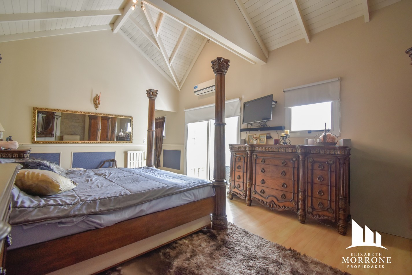 VENTA IMPONENTE CASA 3 DORMITORIOS, QUINCHO, JACUZZI, COUNTRY EL RODAL -ESTEBAN ECHEVERRIA-