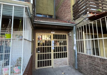 VENTA DEPARTAMENTO CONTRAFRENTE 3 AMBIENTES, RECIENTEMENTE PINTADO, EXPENSAS BAJAS, R. SANTAMARINA 949 -EL JAGUEL- 