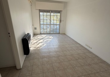 - ALQUILER HERMOSO DEPARTAMENTO 3 AMBIENTES, A UNA CUADRA DE LA ESTACION DE TEMPERLEY, EXCELENTE UBICACION, OBLIGADO 90 -TEMPERLEY-
