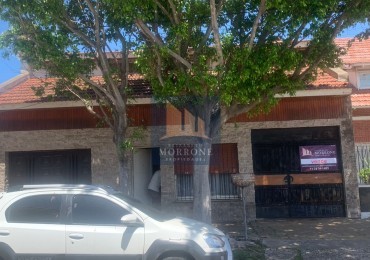 CASA EN VENTA A MEDIA CUADRA DE LA AV VALETTE, 9 DE JULIO 1000 -MONTE GRANDE- RETASADA OPORTUNIDAD!!!