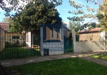VENTA CASA 1 DORMITORIO, LOTE DE 220 MT2, CHUBUT 466 -TEMPERLEY-