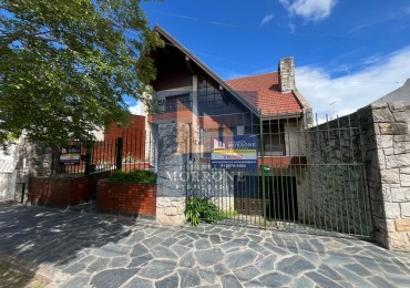 IMPORTANTE CHALET DE CATEGORIA CON 3 DORMITORIOS, SOTANO PARA VARIOS AUTOS Y PARQUE, LA CALANDRIA 4000 -SAN JOSE-