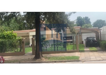 BONITA CASA AMERICANA MUY LINDA ZONA, 12 DE OCTUBRE 460  -MONTE GRANDE-